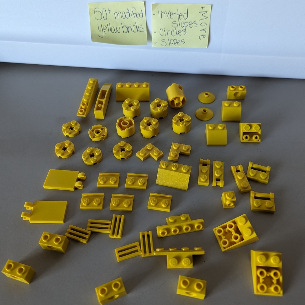 LEGO LOT OF 50 yellow special bricks various sizes pieces Disney marvel sub